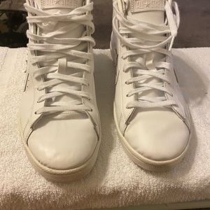 Mens All⭐️Star Converse Sneakers  Leather Mid White. Size 12 Preowned.